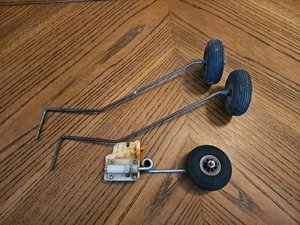 DU-BRO 2.50 2.25 Low Bounce Treaded Wheels 2½ & 2¼ Inch Set Of 3 w/ Landing Gear - Picture 1 of 6