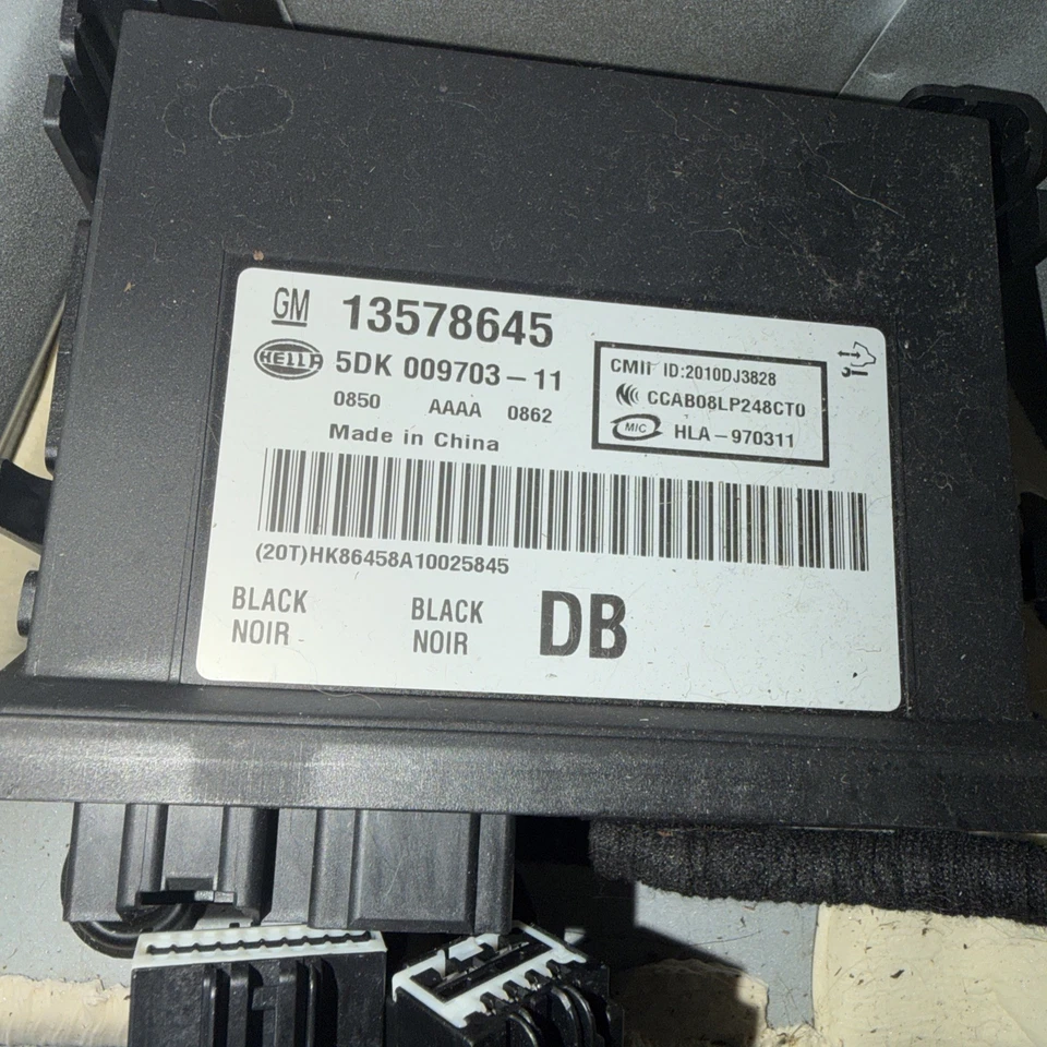2011-2015 - Chevy Chevrolet Volt Keyless Entry Control Module - 13578645 - Image 1 of 1