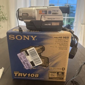 Sony Handycam CCD-TRV108 8mm Hi8 Camcorder TESTED With BOX AND Extras!!! - Picture 1 of 6