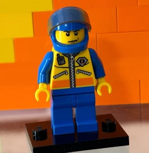 Lego City Minifigure.  Male Coast Guard Platform-Helipad. Coast Guard Patrol - Bild 1 von 7