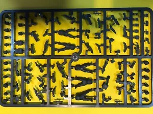 Stargrave Crew Two Sprue Miniatures - Warhammer Stargrave gratuito posta 1a classe - Foto 1 di 1