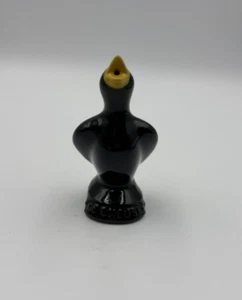 Le Creuset Pie Bird Steam Funnel Stoneware Ceramic Blackbird Crow Raven Ovenware - Picture 1 of 7
