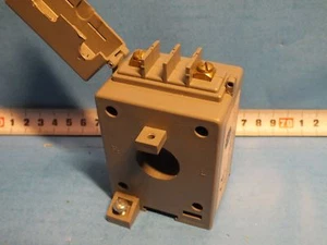 General Electric  HTA150  Ratio: 150/5A  50/60Hz - Picture 1 of 4