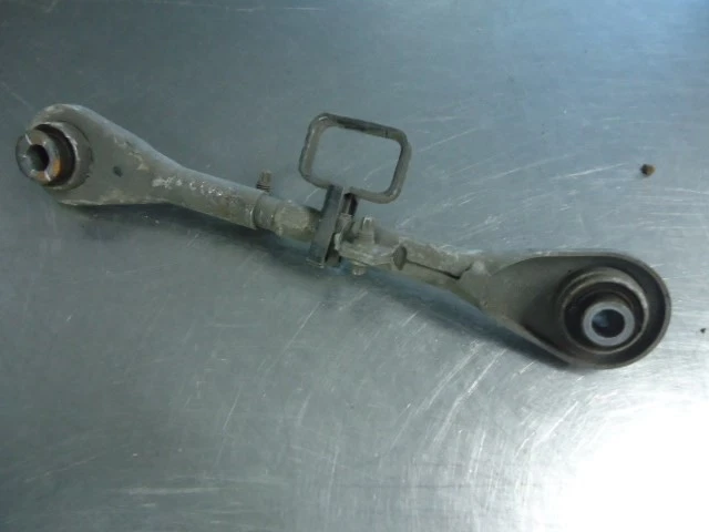 BRAS DE SUSPENSION ARRIÈRE DROIT Peugeot 407 SW (6E) 2007 #166649 - Photo 1/1