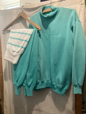 Dash 3 Piece Jogging Set Size 16/18 T Shirt, Track Top & Trousers Ladies Green - Image 1 of 4