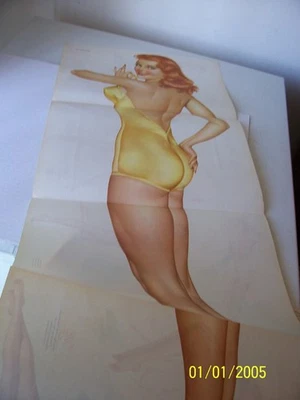 Esquire Magazine / January 1946 / XTRA LARGE FOLDOUT Varga Girl + Other Vargas Foto 1 de 4