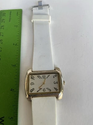 Easy Read White Dial White Band Women’s Quartz Watch Working Great New Battery - Image 1 of 4