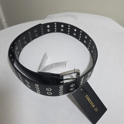 CINTURÓN NEGRO DOBLE OJAL PUNTA Imitación Cuero FOREVER 21 Talla S/M 39" Y2K NUEVO CON ETIQUETAS Foto 1 de 2