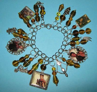 PULSERA "DARYL DIXON" - WALKING DEAD - ÚNICA EN SU CLASE ARTE ALTERADO ENCANTO Foto 1 de 4
