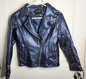 Jessica Simpson blau metallic Kunstleder Biker/Moto Reißverschluss Jacke Gr. 10/12 - Bild 1 von 12