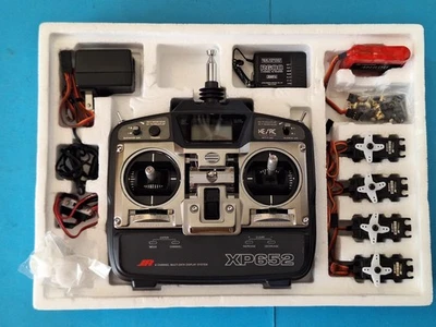JR PROPO Radio set transmitter receiver servos plane heli retro 35mhz XP652 RC - Image 1 of 4