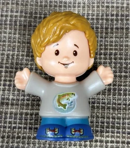 Fisher Price Little People Junge Fisch Shirt Angeln blond Figur Spielzeug - Bild 1 von 5