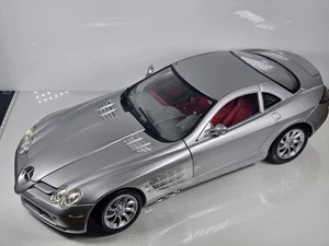 Mercedes-Benz SLR McLaren 1:12 Motormax Diecast Collection Model Car - Picture 1 of 11
