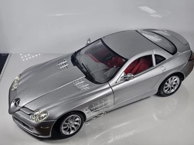 Mercedes-Benz SLR McLaren 1:12 Motormax Diecast Collection Model Car - Image 1 of 4