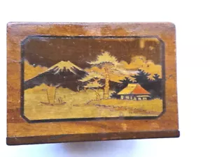 Maravillosa Caja Japonesa Pequeña de Madera con Impresionante Incrustación Monte Fuji - Imagen 1 de 12