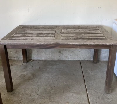 Mesa de comedor exterior Pottery Barn Chatham de madera Expresso (necesita acabado) Foto 1 de 4