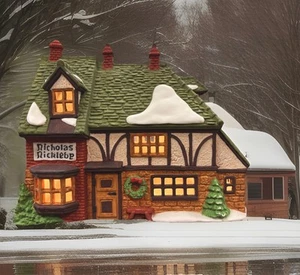 Dept 56 Heritage Dickens Village “Nicholas Nickleby Cottage” 5925-0 Light & Box - Picture 1 of 7