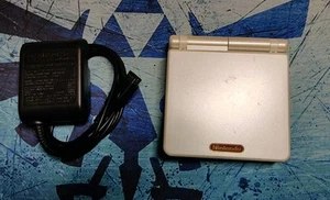 Nintendo Game Boy Advance SP (AGS-001) Famicom Edition *TESTED-NEW SCREEN LENS* - Picture 1 of 8