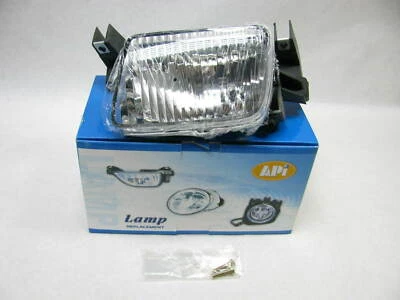 Driver Side Fog Lamp Light Assembly NSA1054AL (For 1998-1999 Nissan Altima) - Image 1 of 4
