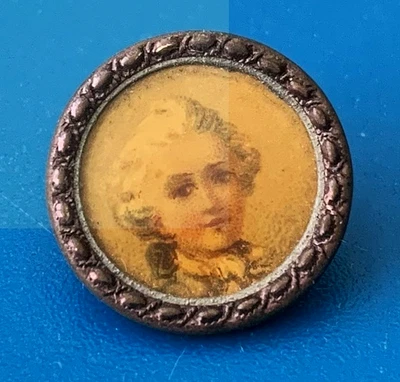 Antique Lithograph Under Celluloid Set in Metal Colonial Man Head Button - Image 1 of 2