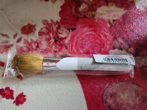 NEW BARE MINERALS ESCENTUALS TAPERED BLUSH BRUSH MAKEUP SEALED AUTHENTIC Item 58 - Picture 1 of 2