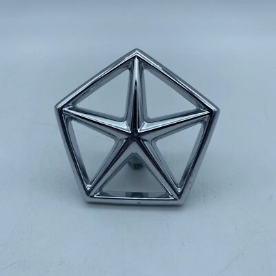 Chrysler Voyager Dodge Caravan 4576154 emblema capó 1991-1995 cromado. 4576156 Foto 1 de 4