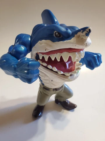 VTG 1995 MATTEL Street Sharks RIPSTER Glow teeth 1-C Cover