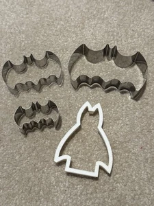 Menge 4 Batman Ausstechformen Set 3D gedruckt Silhouette Fledermaus Signal - Bild 1 von 5