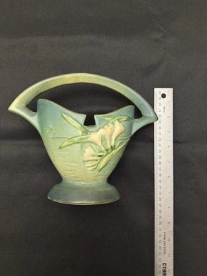  Roseville Pottery Zephyr Lilly Evergreen Fan Vase - Image 1 of 4