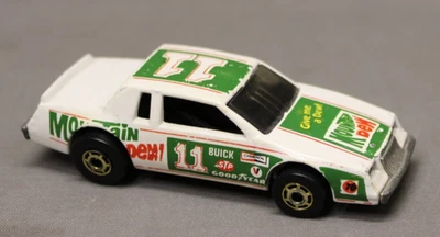 HOT WHEELS MOUNTAIN DEW RACING STOCKER MALASIA BASE Y GOLD HOT ONE x Foto 1 de 4