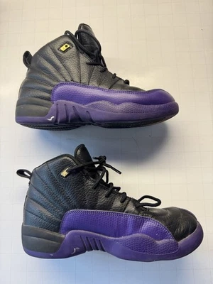 Air Jordan 12 GS Zapatos Niños Talla 3Y Negro Púrpura Playoff Kobe Lakers 151186-057 Foto 1 de 4