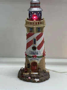 Faro Lemax “Snug Harbor” con función de iluminación retirado 2013 ¡LEER!! - Imagen 1 de 24