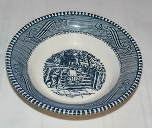 Royal China, Currier Ives, blau & weiß 5 1/2 Zoll Beerenschale, das alte Bauerntor - Bild 1 von 3