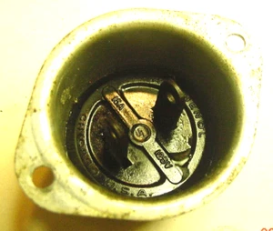 1 Vintage AMPHENOL 15A 125 V 2 Pole AC Socket Male Receptacle wt Reset  Shell - Picture 1 of 4