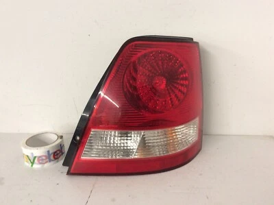 KIA SORENTO 03 04 05 06 2003 2004 2005 2006 LUZ TRASERA DERECHA LADO PASAJERO Foto 1 de 2