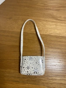 American Girl 18" Doll Tis The Season Party Purse Ivory Vinyl Snowflakes & Dots - Bild 1 von 6