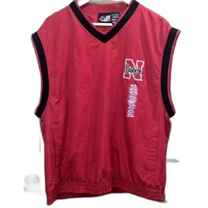 Neu mit Etikett Team Athletics NEBRASKA Cornhuskers Windbreaker Weste rot schwarz weiß Herren L - Bild 1 von 9