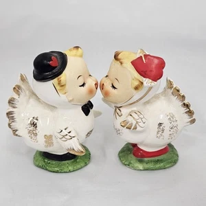 Napco Salt Pepper Shakers Anthropomorphic Valentine Boy Girl Love Birds 2647 VTG - Picture 1 of 15