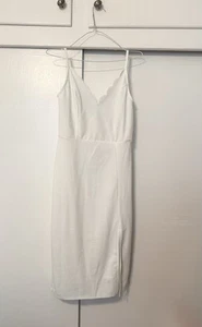 Women’s Socialite White Scalloped Trim Neckline Midi Dress, NWT, Size Medium - Picture 1 of 6