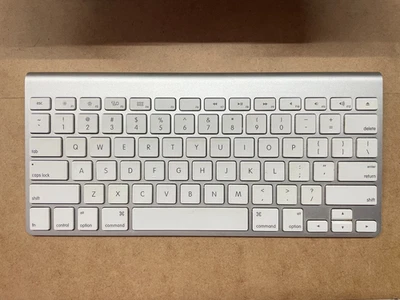 Apple Magic Keyboard - Model A1314 - Wireless Bluetooth - Pre-owned - Image 1 of 4