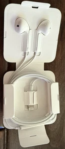 Apple OEM Wired Headphones Earphones iPhone iPad Ear Buds with 3.5 Adapter New - Picture 1 of 4