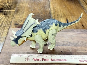 Jurassic Park Lost World Chasmosaurus dinosaur model - Picture 1 of 5