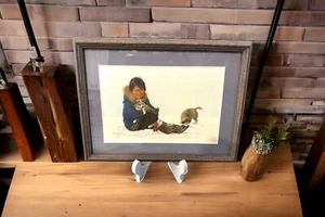 Inuit Junge mit Welpen Dorothy Francis professionell gerahmte Kunst - Bild 1 von 8