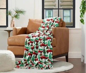 Camión Kringle Express de gran tamaño 60" x 80" impreso tiro navideño - rojo - Imagen 1 de 1