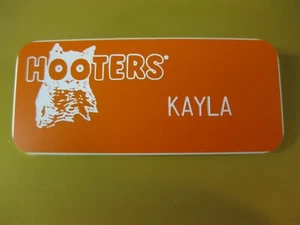KAYLA **** Hooters Uniform Kellnerin NAMENSSCHILD! - Bild 1 von 2