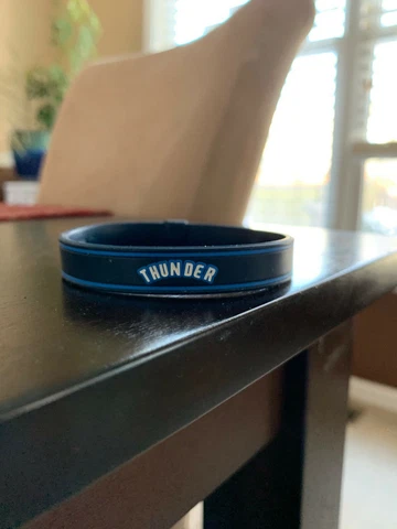 Oklahoma City Thunder Silicone Bracelet Size L Cover