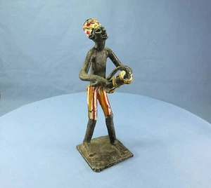 Vintage African Folk Art, Cast Metal Figure of Man Playing a Drum - Imagen 1 de 12