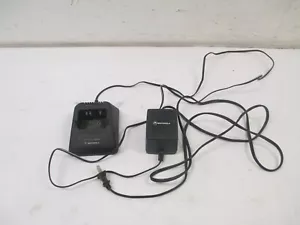 Motorola Rapid Battery Charger NTN1171A for HT1000 w/ Power Supply - Picture 1 of 4