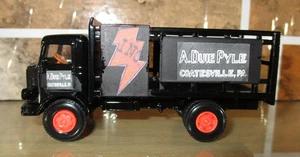 AHL A Duie Pyle Custom Diecast Truck Maßstab 1:64 Mack Stack Body Straight Truck - Bild 1 von 8