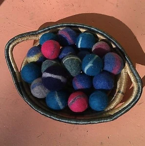 Bunte, handgefertigte, natürliche Wollfilz Trocknerbälle - 3 - Bild 1 von 2